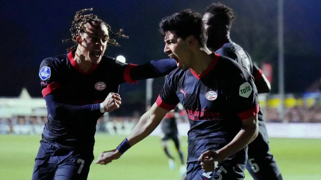 Erick Gutiérrez anotó en la victoria del PSV para meterse a la final  de Copa de Holanda 