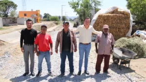 Nacho Mier entrega camino saca cosechas en San José La Portilla