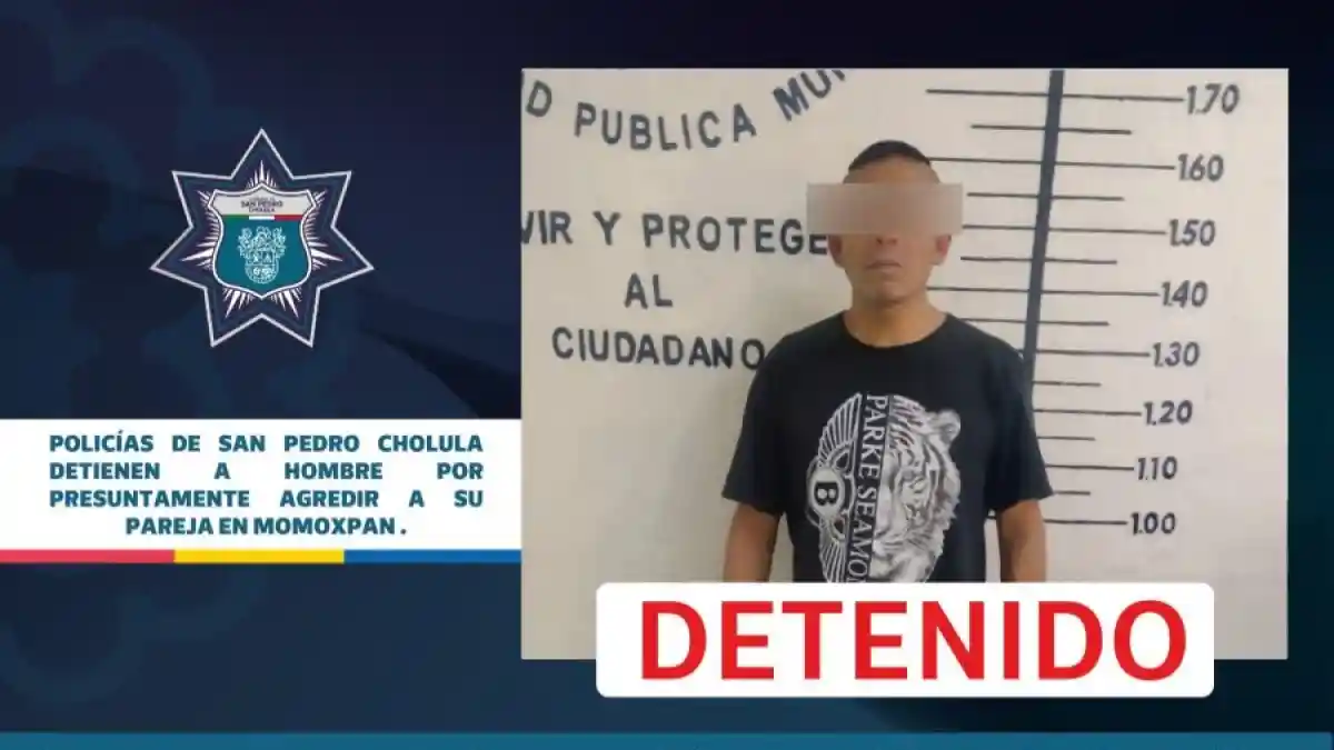 Policías de San Pedro Cholula detienen a hombre por presuntamente agredir a su pareja en Momoxpan.