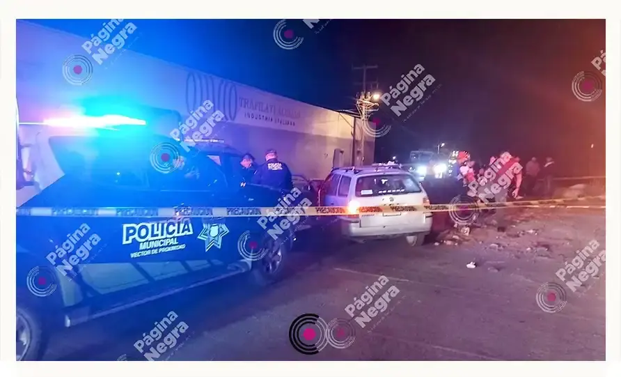 En choque, muere conductor borracho en San Francisco Totimehuacan.