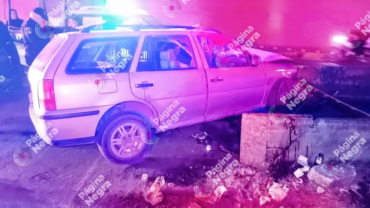 En choque, muere conductor borracho en San Francisco Totimehuacan.