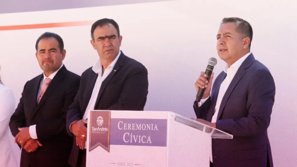 Edmundo Tlatehui pide apoyo a Sergio Salomón Céspedes para concluir obras de pasadas administraciones.