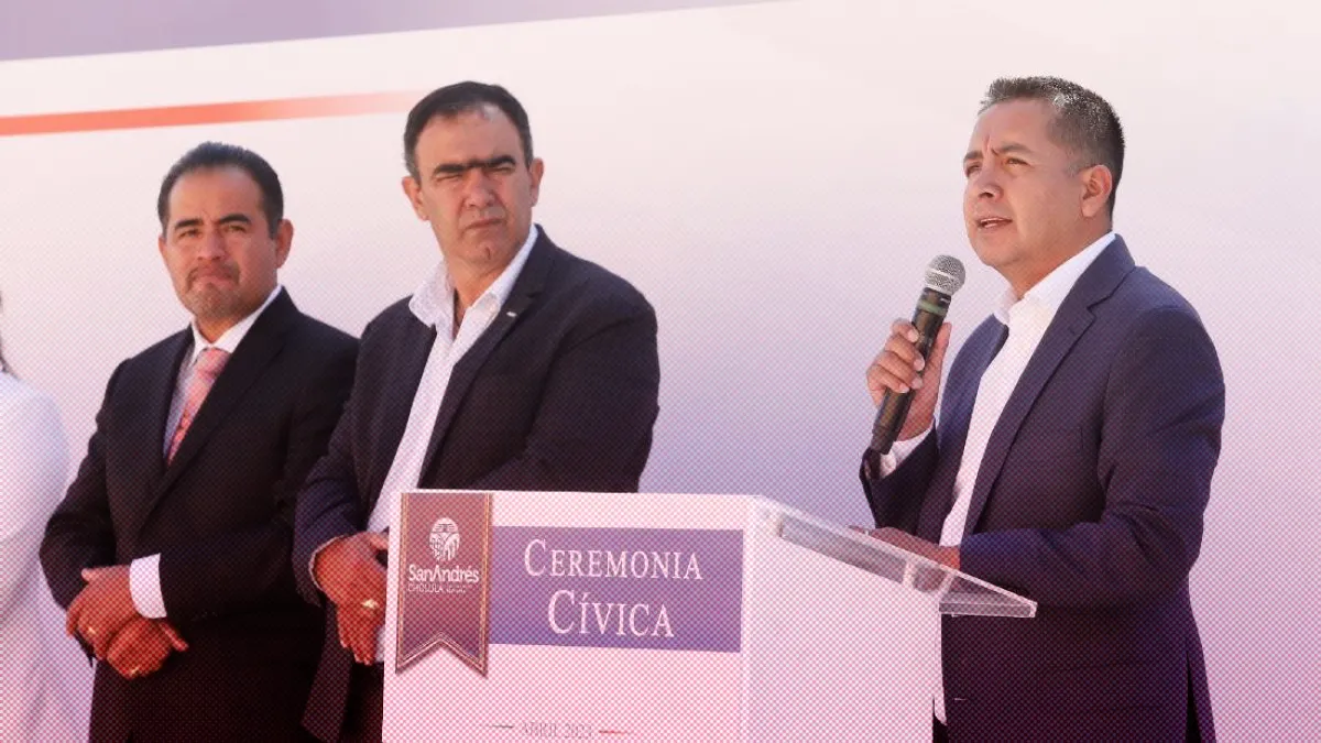 Edmundo Tlatehui pide apoyo a Sergio Salomón Céspedes para concluir obras de pasadas administraciones.