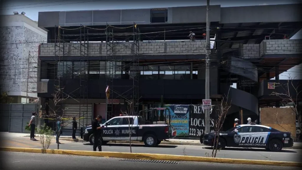 Un albañil se electrocuta en Fiestópolis de San Andrés Cholula.