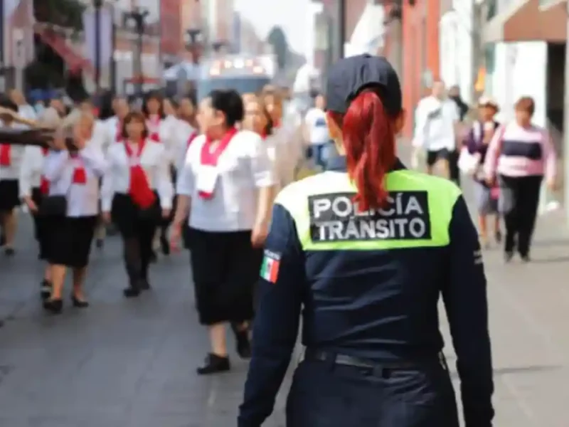 En orden y paz, procesión de Viernes Santo en Puebla capital