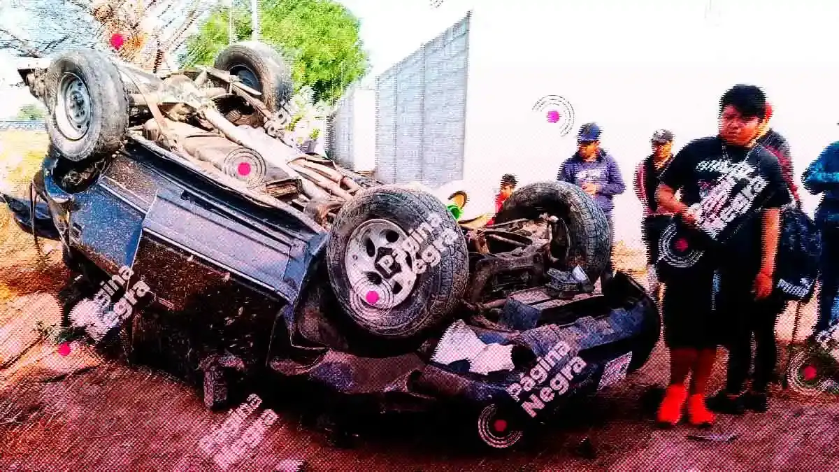 Volcadura de camioneta deja tres heridos graves en la autopista Puebla-Orizaba
