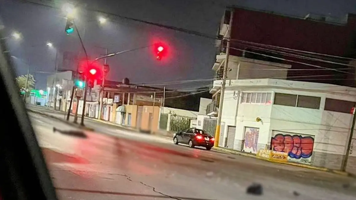 Auto impactó a motociclistas en La Libertad; chofer se dio a la fuga.