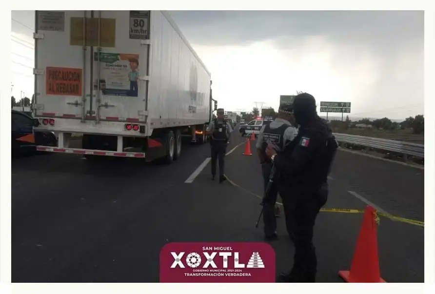 Sobre la autopista México-Puebla murió atropellada una persona, a la altura de Xoxtla 