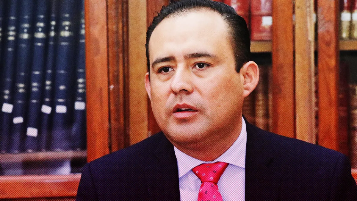 Si IEE no procede, Congreso regulará pintas de bardas en Puebla: Eduardo Castillo 