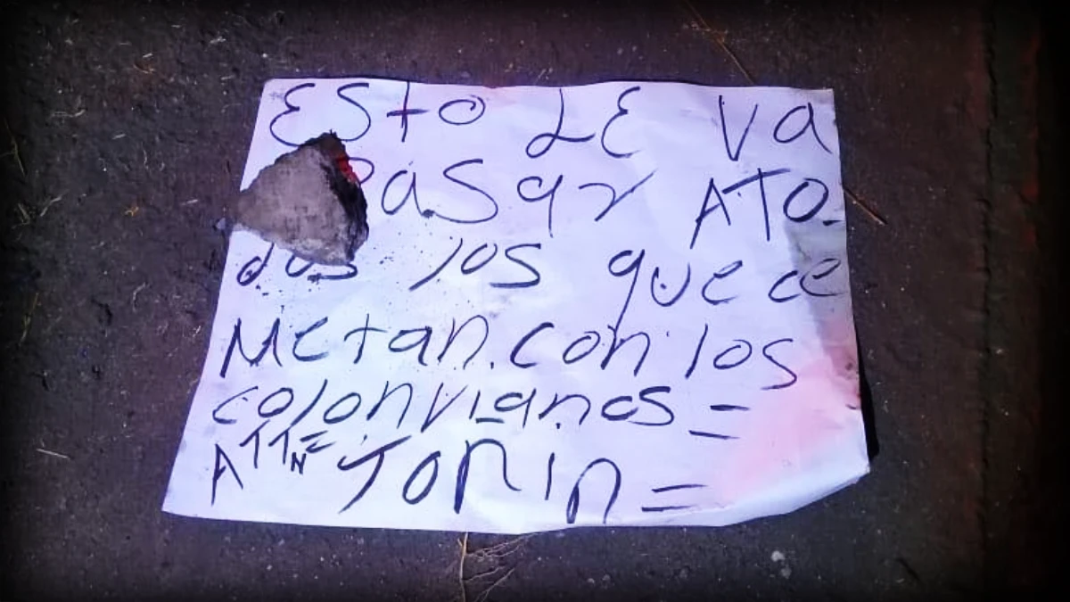 Abandonan cuerpo en Tecamachalco con narcomensaje firmado por “El Toñín”