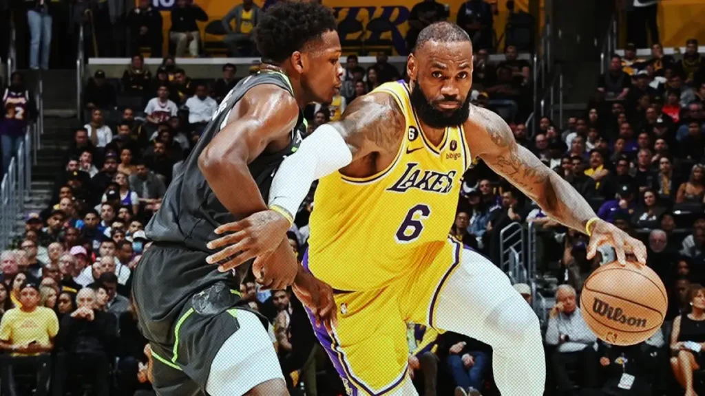 Los Angeles Lakers vienen de atrás y logran su pase a playoffs en la NBA.