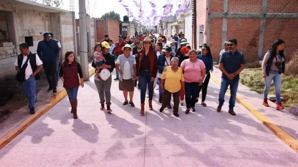 Inauguran en Xalmimilulco pavimentación de la Prolongación Porfirio Díaz.