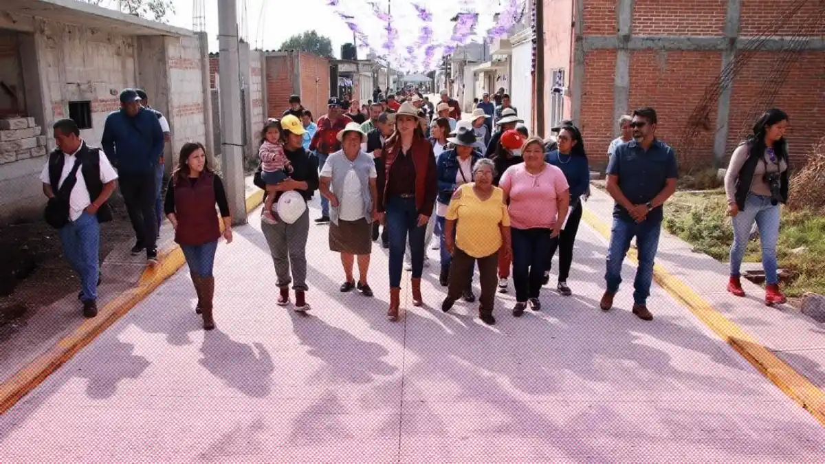 Inauguran en Xalmimilulco pavimentación de la Prolongación Porfirio Díaz.