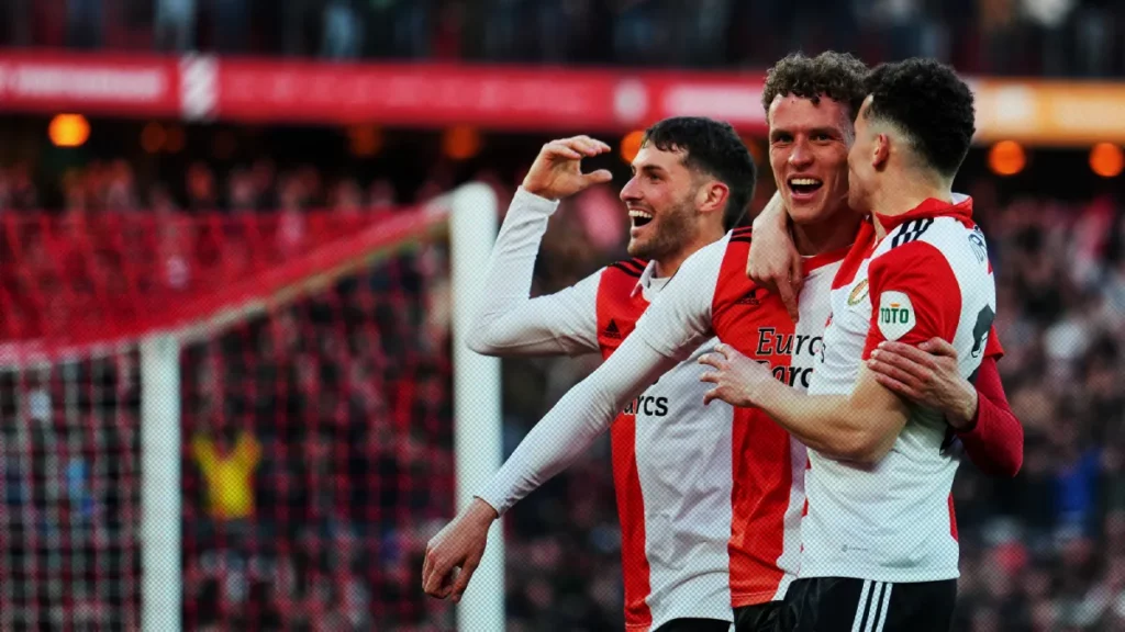 Victoria de Santiago Giménez y Feyenoord vs Roma en la Europa League.