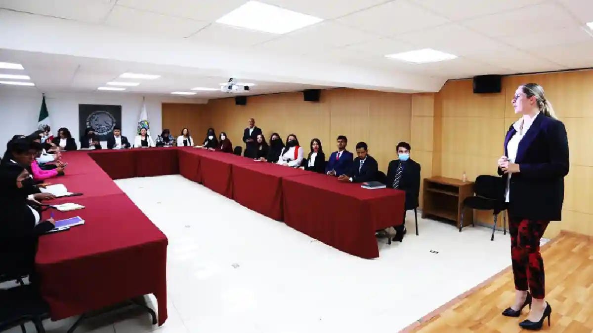 Explica Consejo de la Judicatura reforma judicial a estudiantes de Chignahuapan