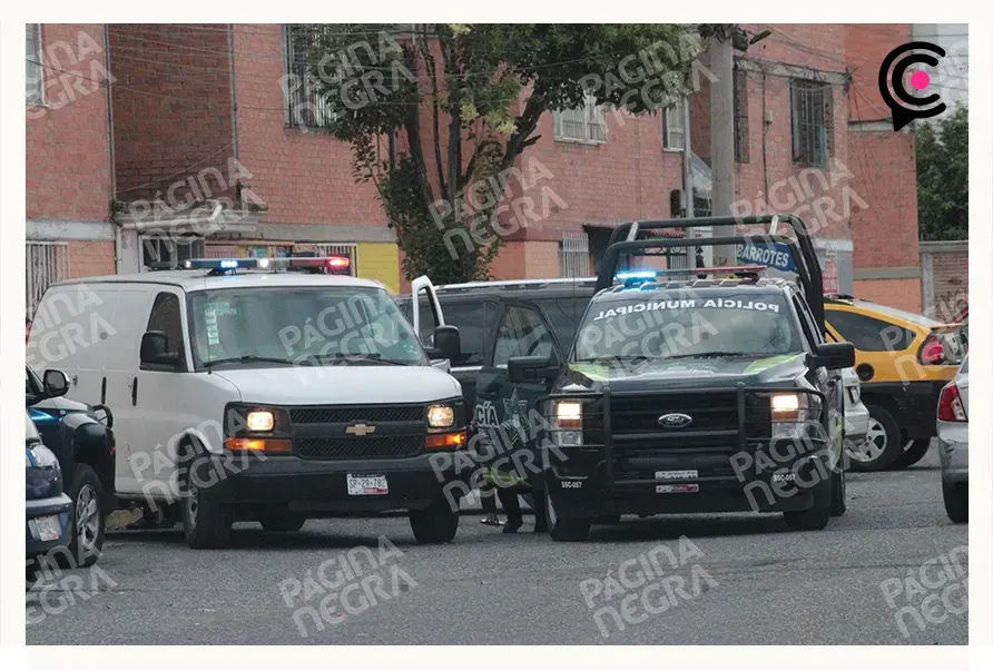 Hombre se tira desde un edificio del Infonavit San Bartolo en Puebla.