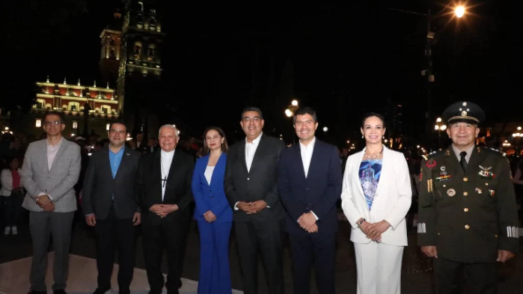 Celebra Ayuntamiento de Puebla aniversario de la ciudad entregando la restauración de Catedral