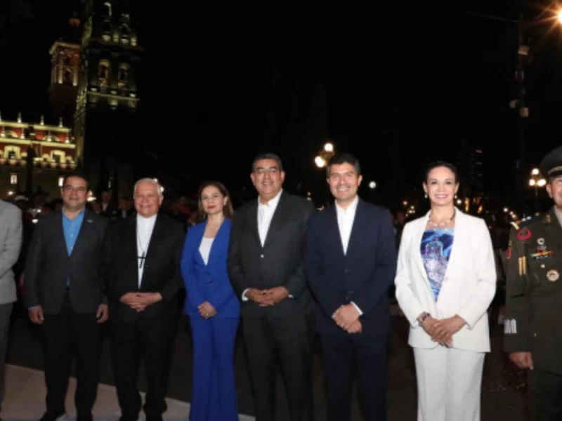 Celebra Ayuntamiento de Puebla aniversario de la ciudad entregando la restauración de Catedral