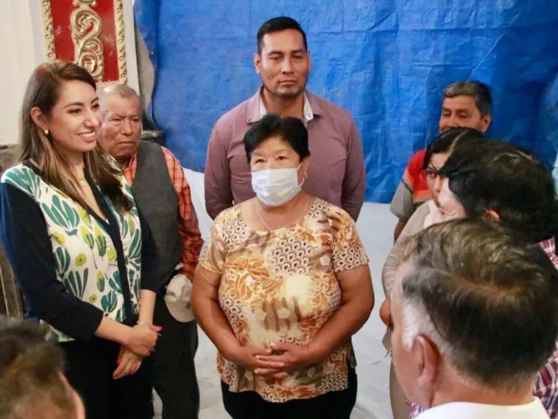 Angélica Alvarado da banderazo de inicio a la obra de restauración en la iglesia de San Mateo Capultitlán.