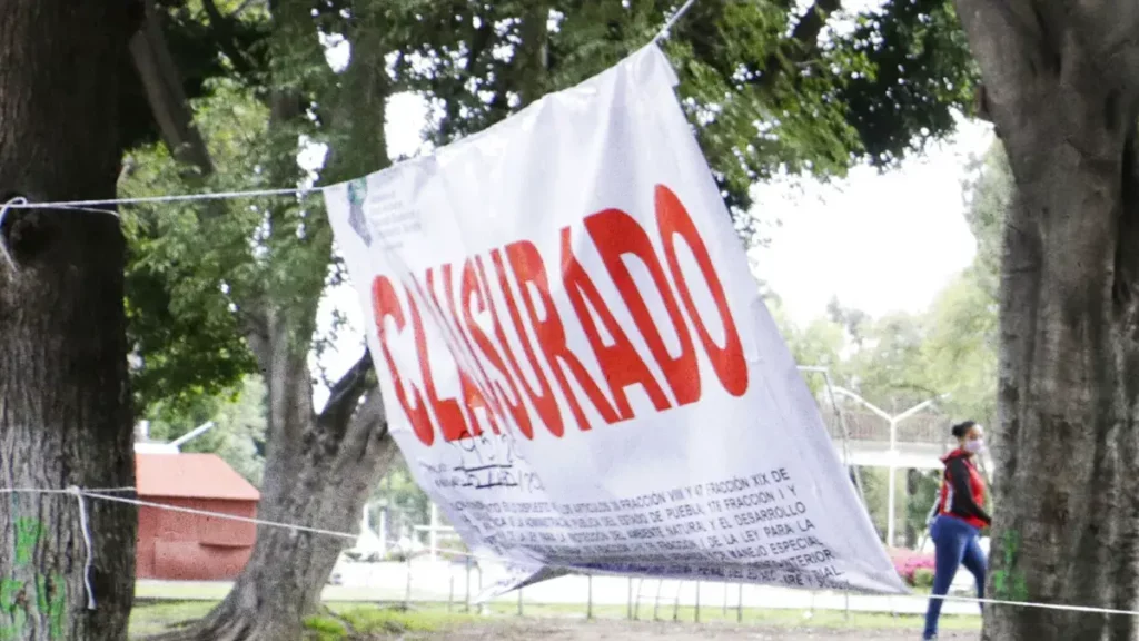 Clausura de jardín para fiestas clandestinas en la colonia San Manuel, dejó un detenido