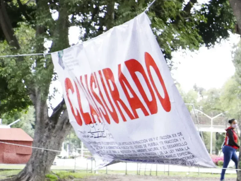 Clausura de jardín para fiestas clandestinas en la colonia San Manuel, dejó un detenido