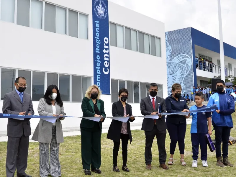La Rectora María Lilia Cedillo Ramírez inaugura obra en la sede Acajete del Complejo Regional Centro