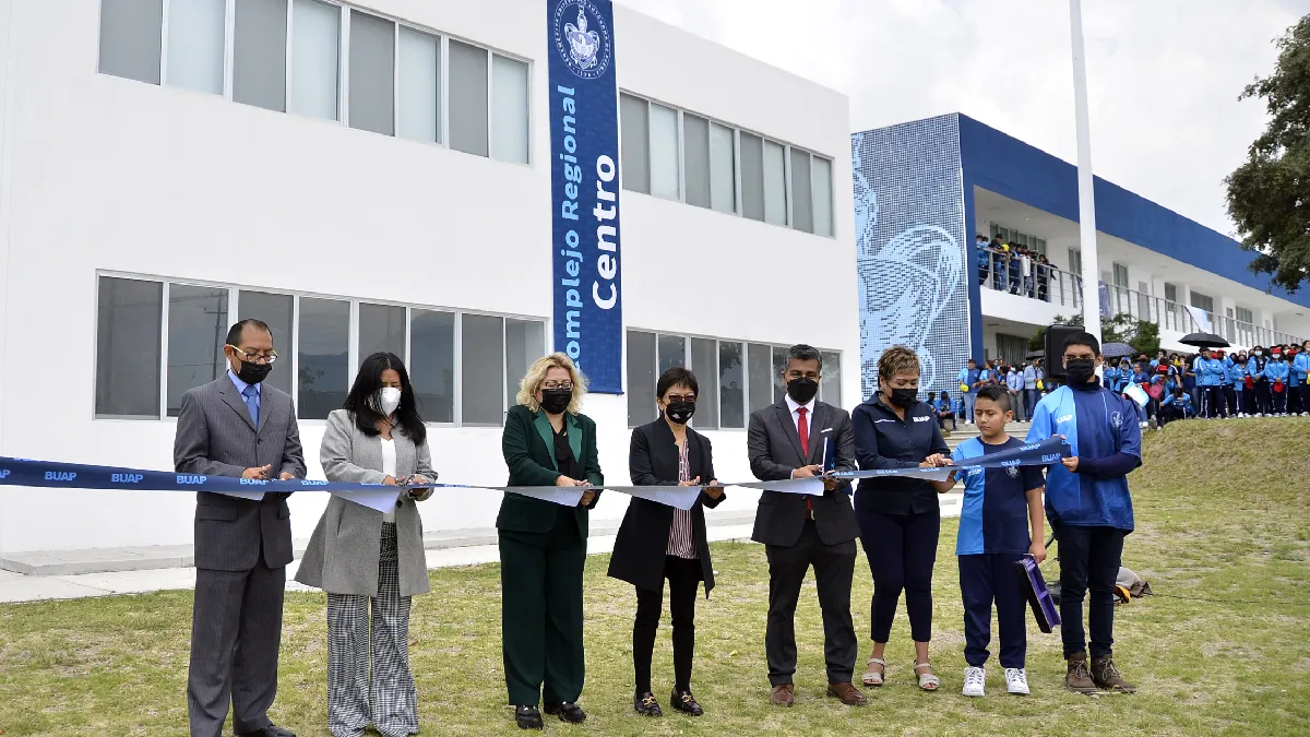La Rectora María Lilia Cedillo Ramírez inaugura obra en la sede Acajete del Complejo Regional Centro