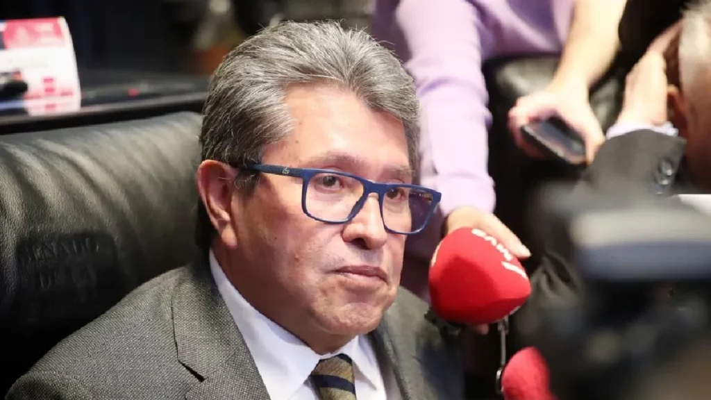 Respeto y tolerancia, llamado de Monreal, tras toma de tribuna en el Senado