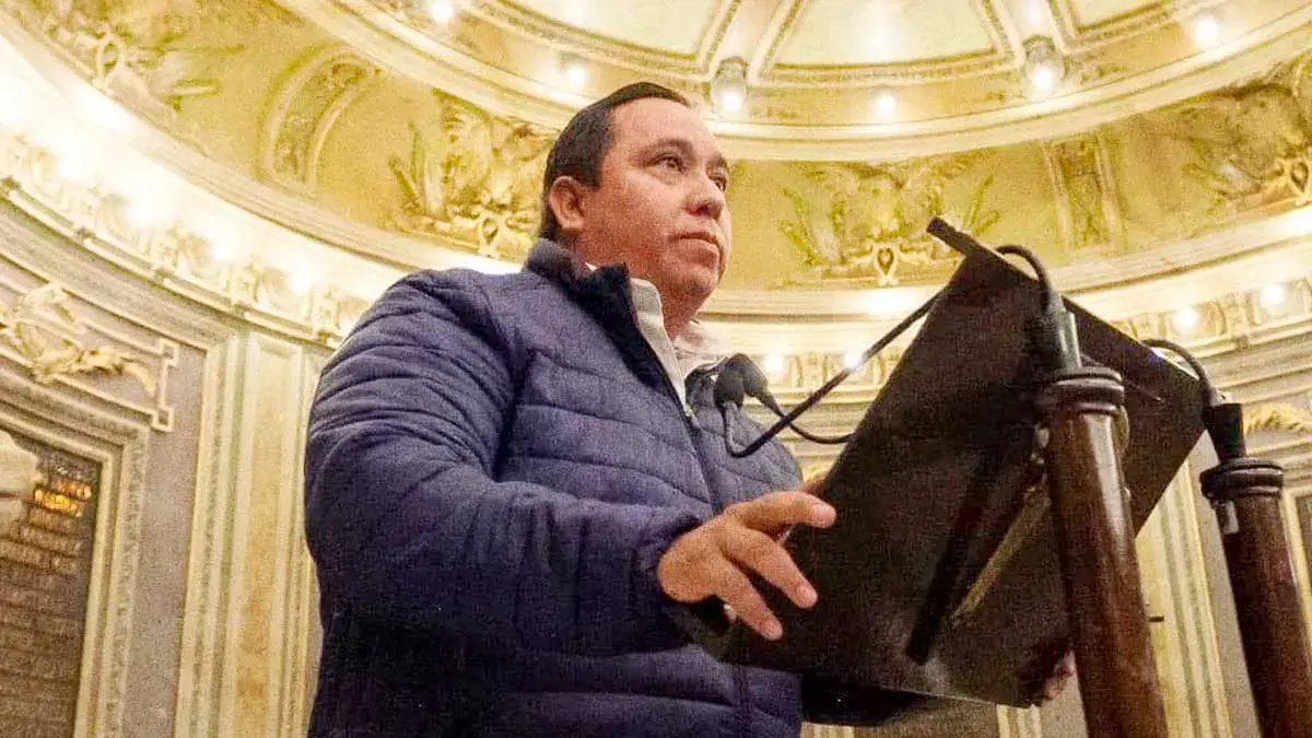 Carlos Evangelista exige a Alcántara solicitar licencia, para enfrentar proceso en su contra