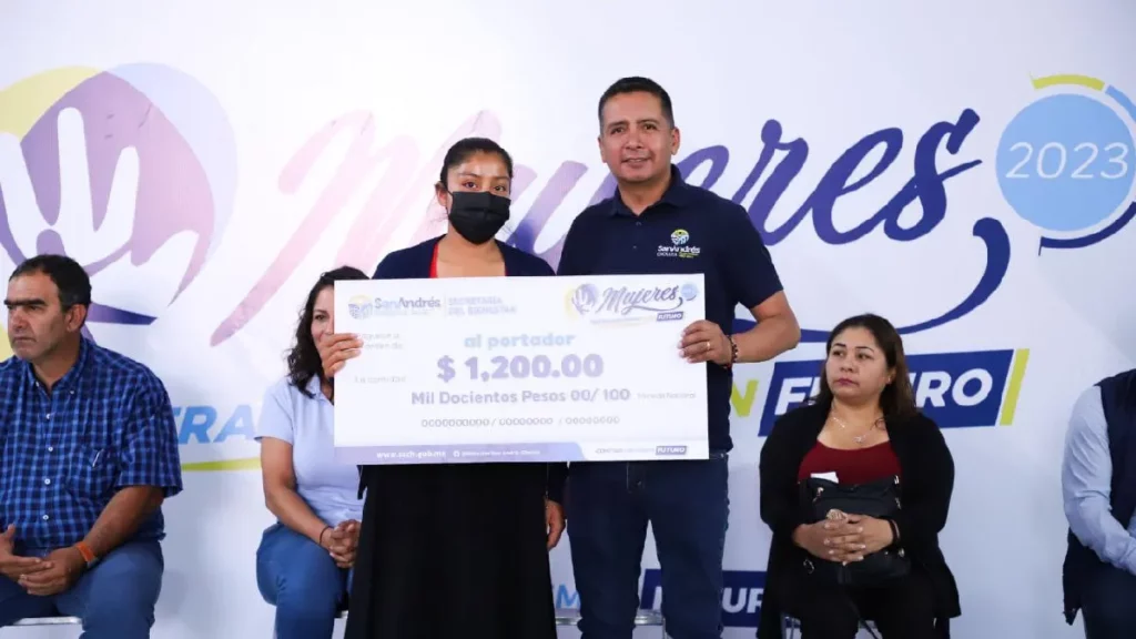 Entrega Mundo Tlatehui apoyos a beneficiarias del programa mujeres trabajadoras con futuro 2023