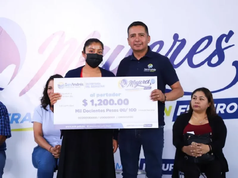 Entrega Mundo Tlatehui apoyos a beneficiarias del programa mujeres trabajadoras con futuro 2023