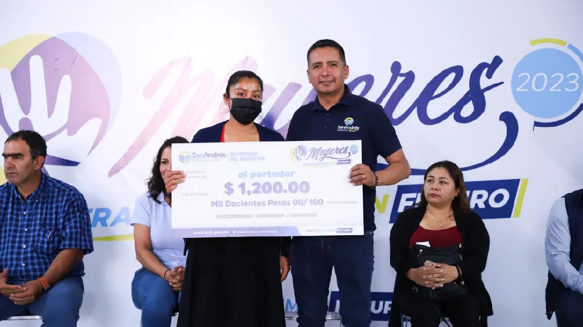 Entrega Mundo Tlatehui apoyos a beneficiarias del programa mujeres trabajadoras con futuro 2023