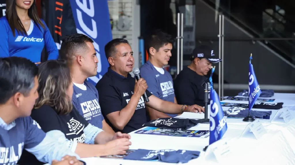 Presenta el Ayuntamiento de San Andrés Cholula las playera de atletas y jueces de la competencia Cholula Games