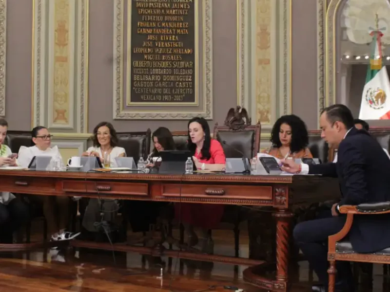 Recibe Comisión Permanente iniciativas materia de edad mínima para ocupar cargos públicos