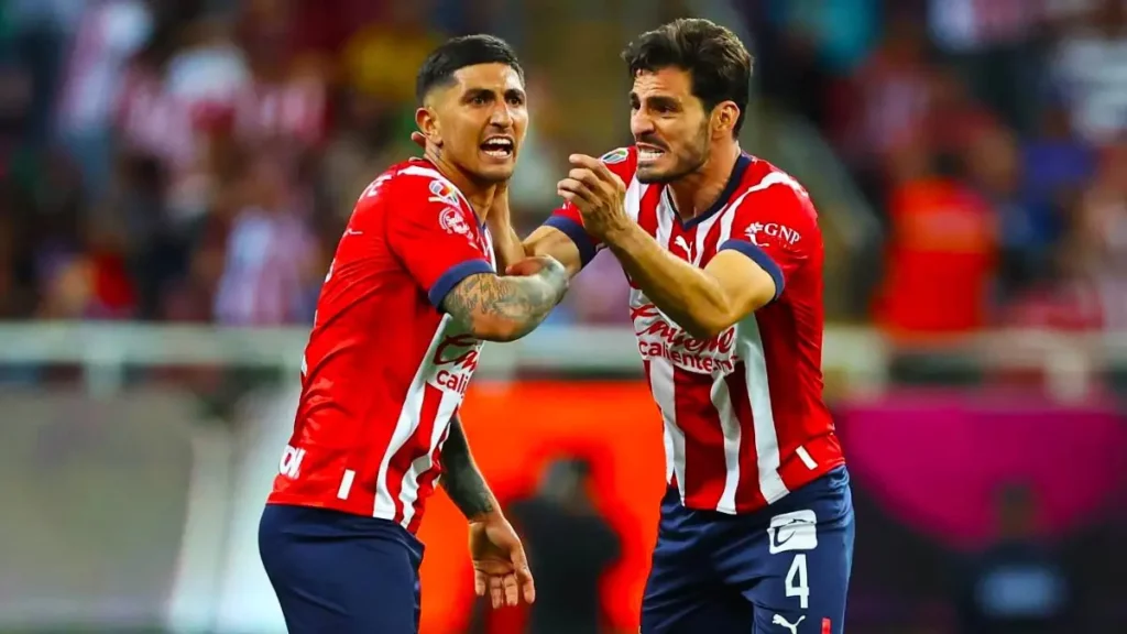 Chivas vino de atrás y derrotó al Cruz Azul en la jornada 16 del Clausura 2023.