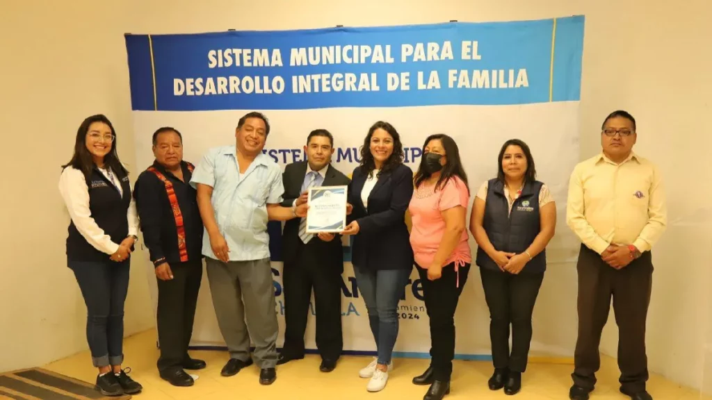 Lupita Cuautle encabeza la clausura del Curso de Sensibilización dirigido a conductores del transporte público