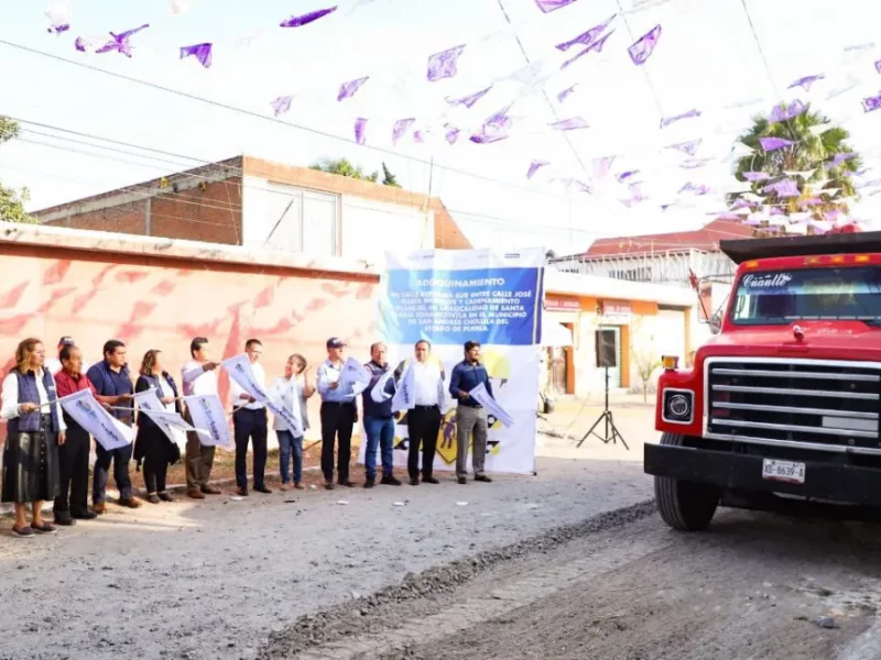 Inicia Mundo Tlatehui obra de adoquinamiento en la junta auxiliar Santa María Tonantzintla