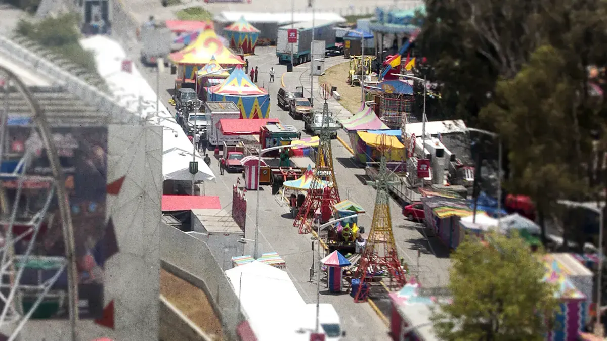 Regresa la pesadilla de vecinos de Los Fuertes, la Feria de Puebla secuestra sus calles