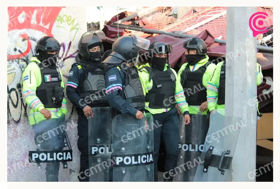 Así fue el operativo para retirar puestos en el mercado Amalucan