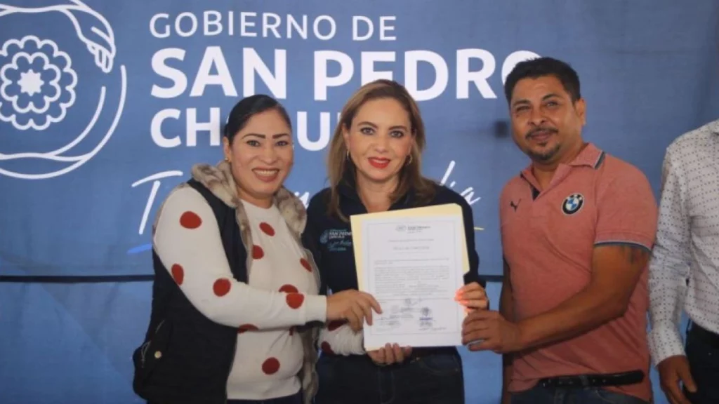 Paola Angon refrenda su compromiso con la ciudadanía; escucha y atiende peticiones en Cocoyotla.