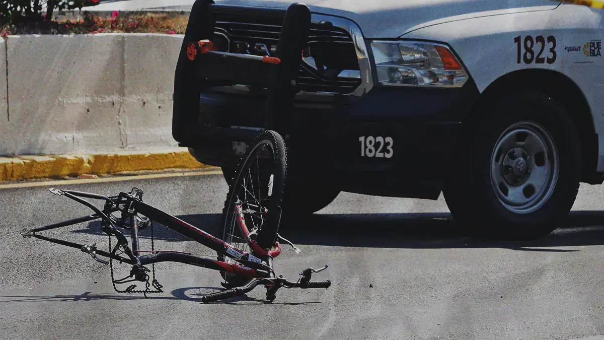 Dan de alta a ciclista que sobrevivió tras ser atropellada en la Recta a Cholula
