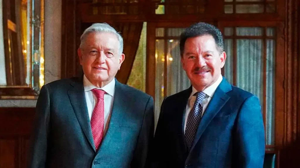 Nacho Mier y AMLO se reúnen en Palacio Nacional a solas