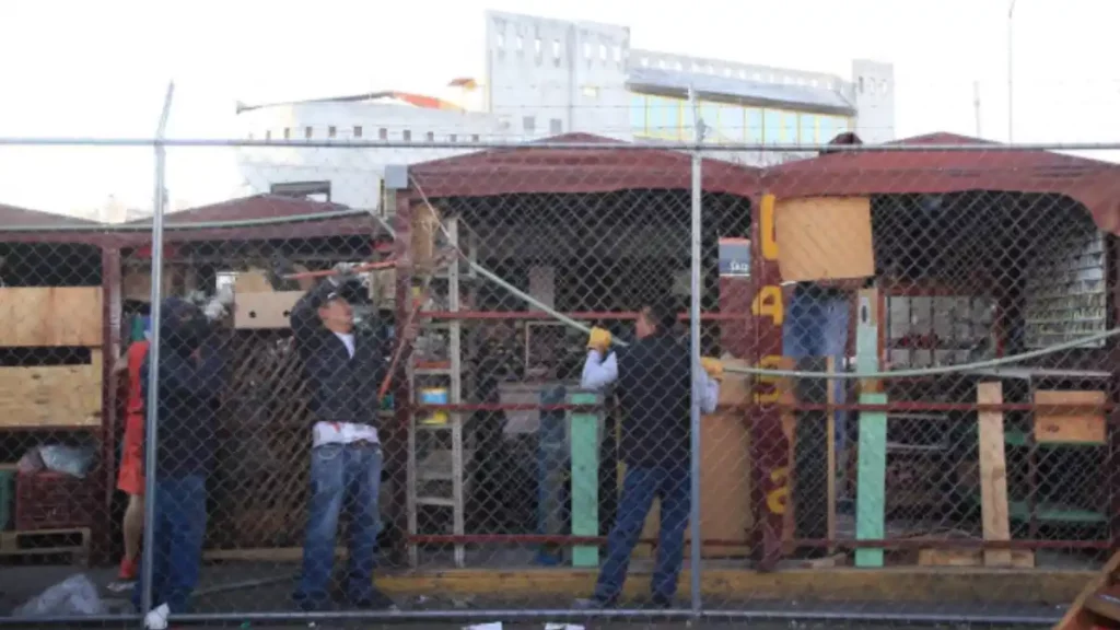 Ayuntamiento de Puebla recupera espacio público en inmediaciones del mercado de Amalucan