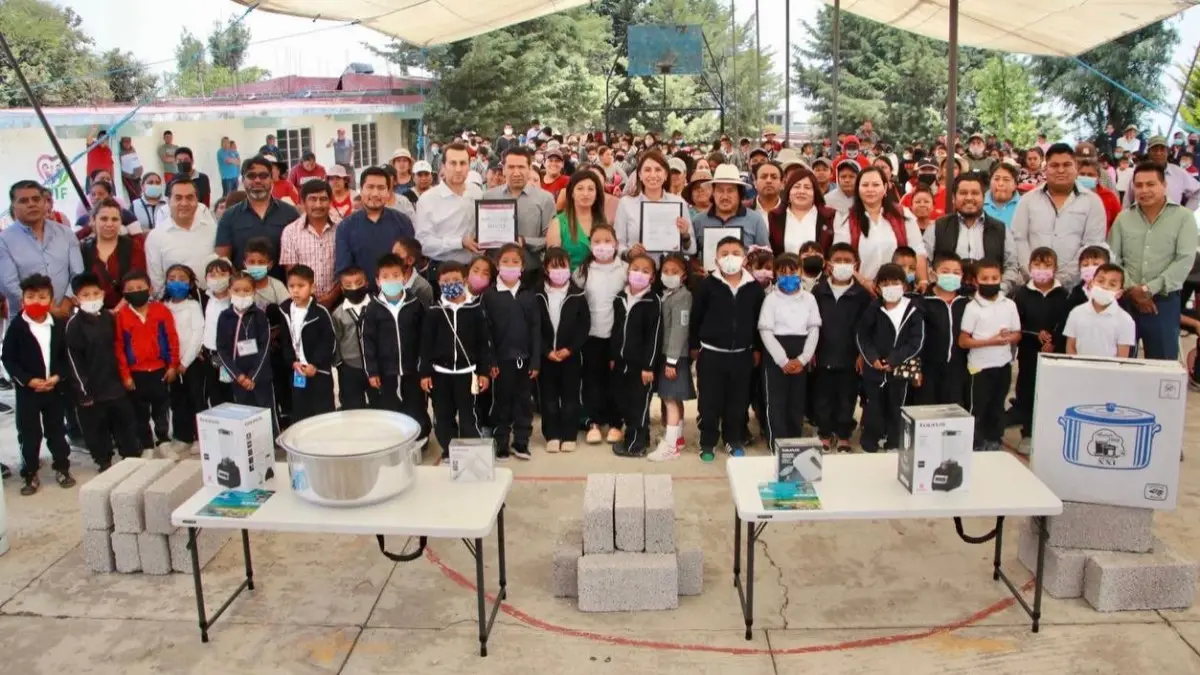 Angélica Alvarado firma convenio de colaboración con empresa Lavados Nacionales, en beneficio del municipio de Huejotzingo y la educación.