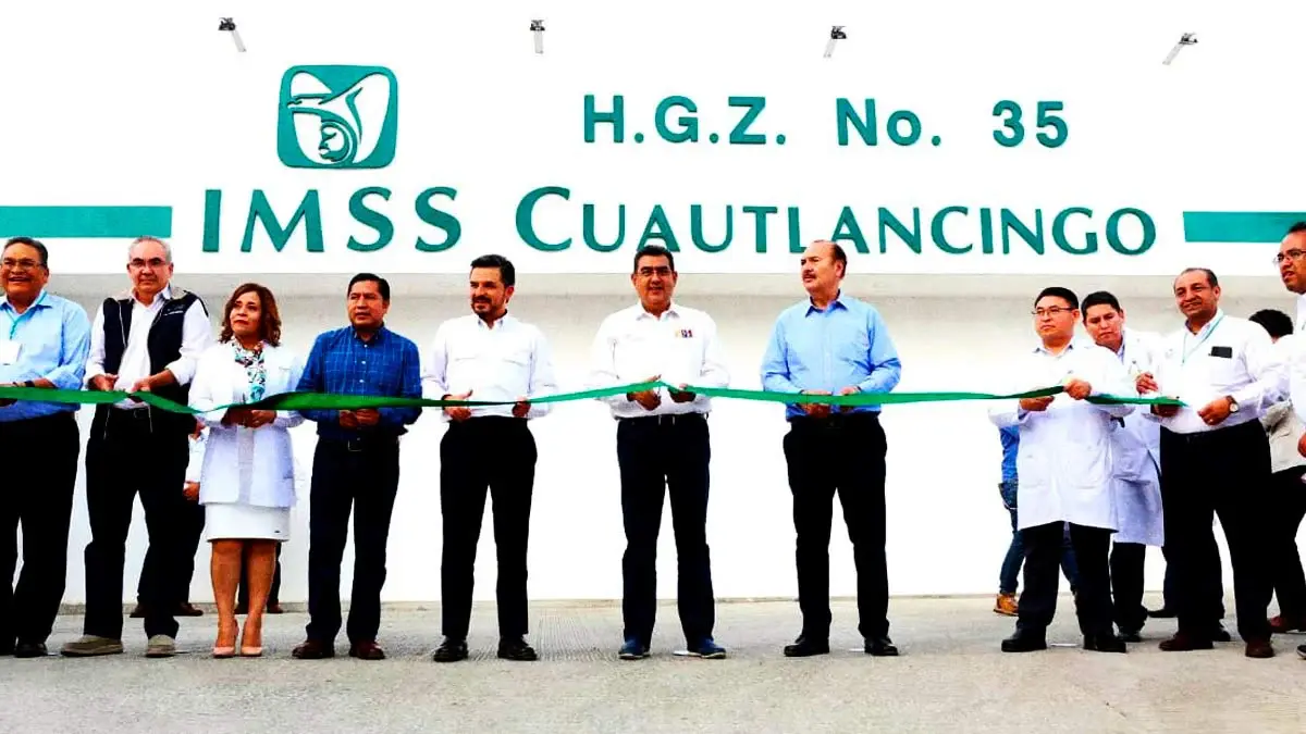-Sergio-Salomon-Cespedes-y-Zoe-Robledo-inauguran-el-IMSS-de-Cuautlancingo.w