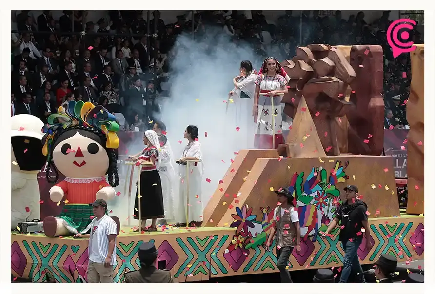 Poblanos disfrutaron el desfile del 5 de Mayo pese a retraso