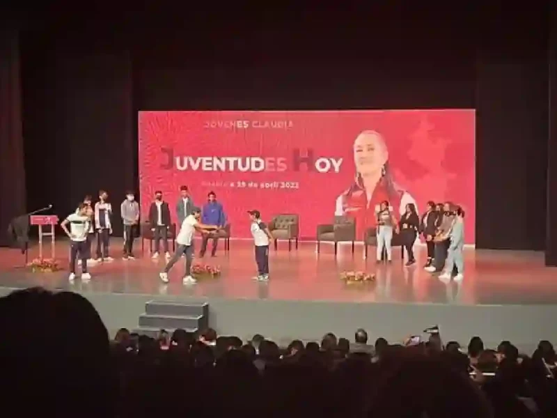 En-Puebla-mas-de-2-mil-500-jovenes-demuestran-su-apoyo-a-Claudia-Sheinbaum.