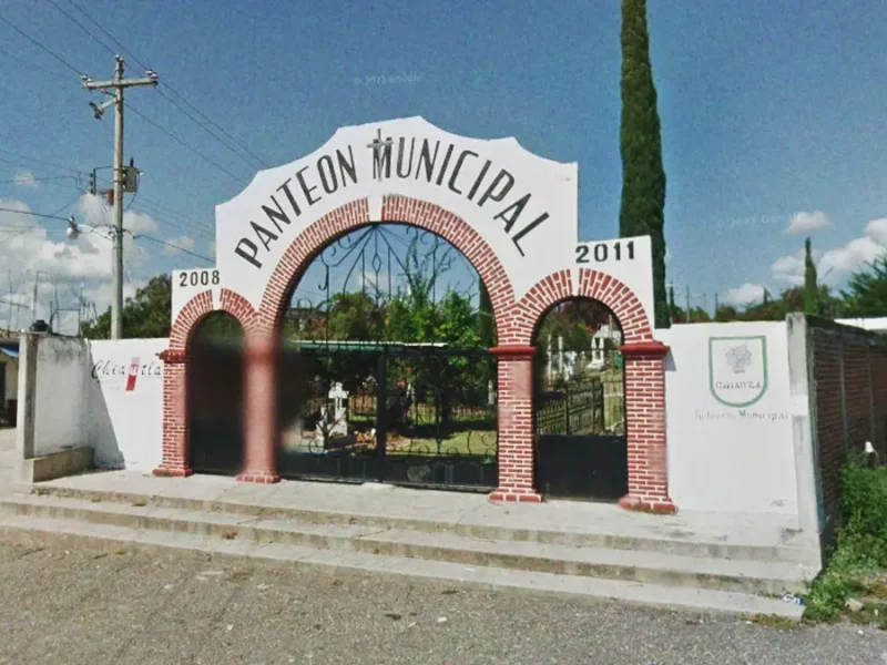 Abandonan cadáver a un costado del panteón de Chiautla de Tapia
