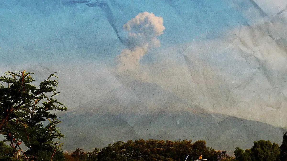 Registra el volcán Popocatépetl dos explosiones durante la madrugada de este domingo.