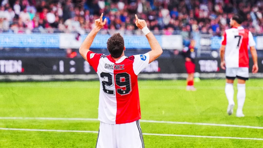 Doblete de Santiago Giménez encamina al Feyenoord al título de la Eredivisie.